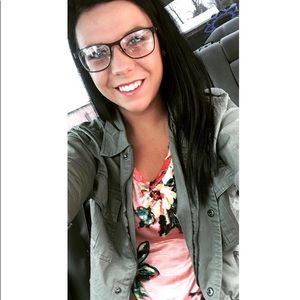 Meet your Posher, Alyssa